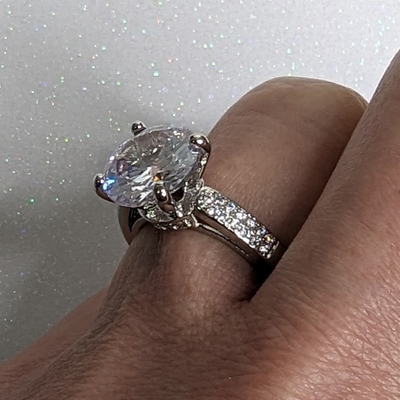 Cubic Zirconia Bling Size 6 Fashion Statement Jewelry Engagement Wedding Ring - Picture 4 of 9